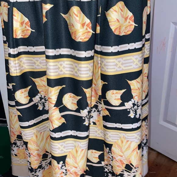 Hand Made Printed 2 Piece Skirt Set- Large - Picture 9 of 12